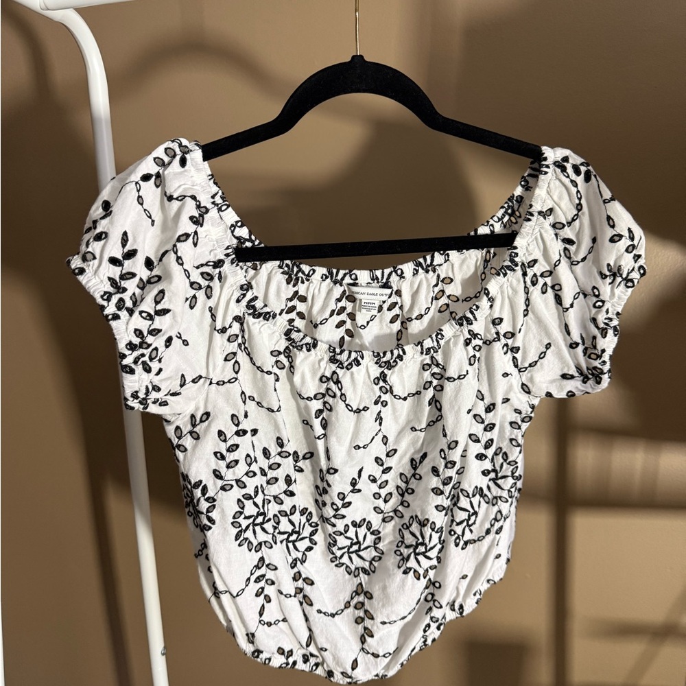 American Eagle Outfitters Black and White Leaf Pattern Top